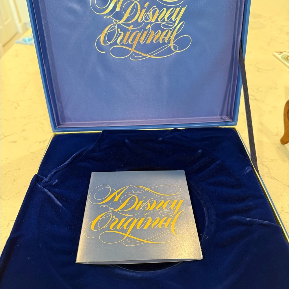 Disney Original Collector's Plate in box - Picture 7 of 10